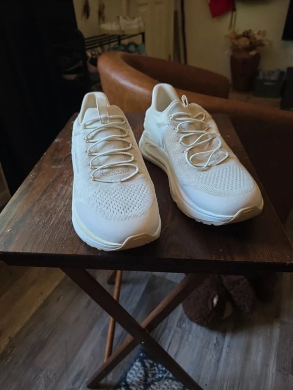 Avia tennis shoes